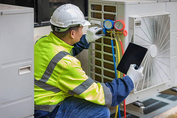 Professional Hvac Installation technician working in Lake Elsinore, CA